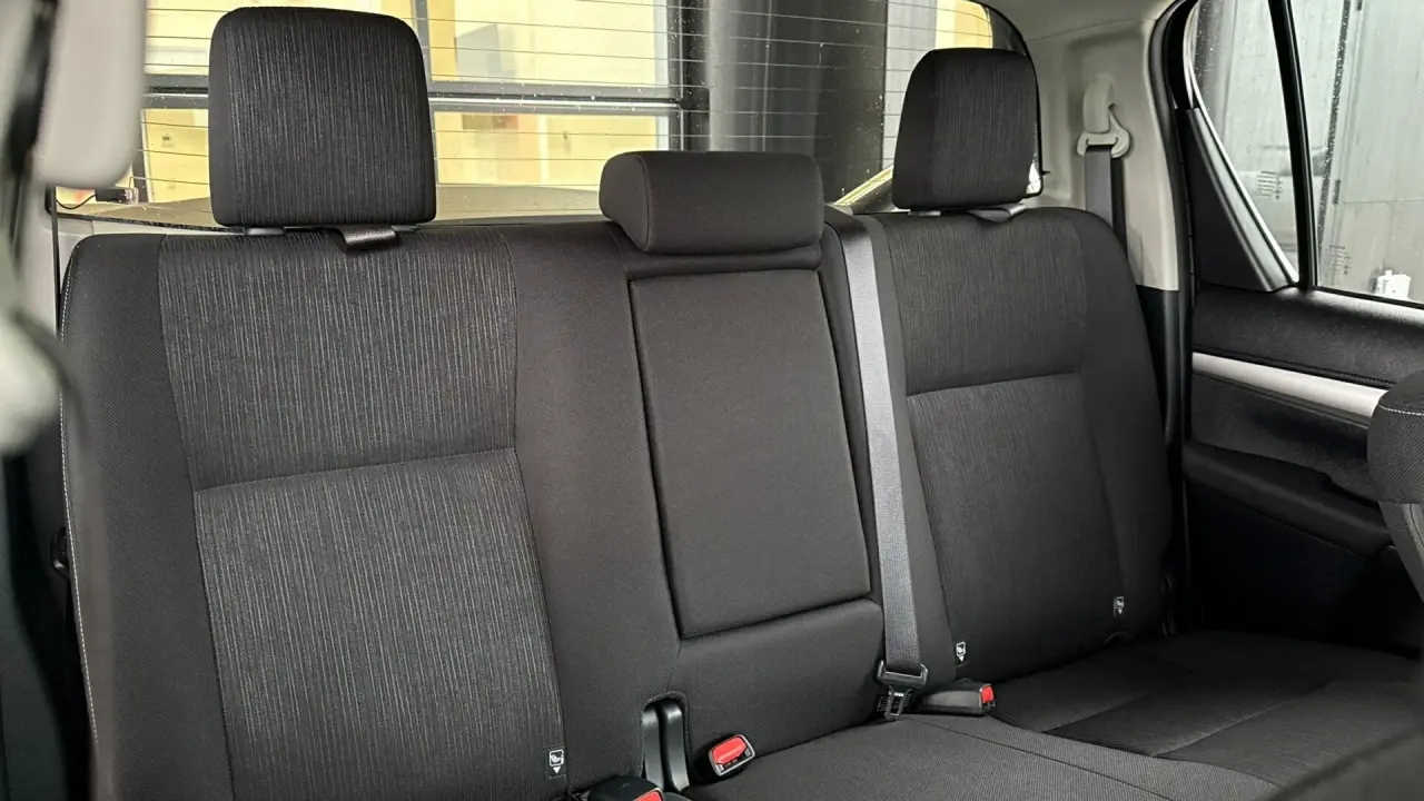 2021 Toyota Hilux Gallery Image 6