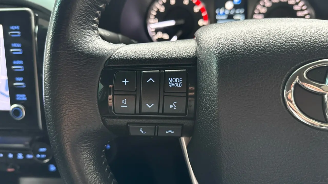 2021 Toyota Hilux Gallery Image 9