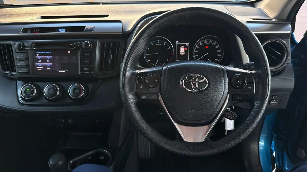 2017 Toyota RAV4 Gallery Image 10