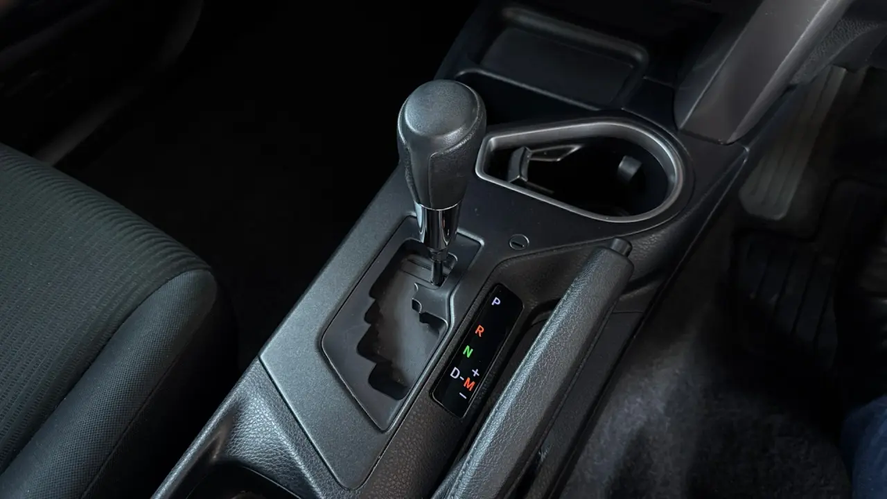 2017 Toyota RAV4 Gallery Image 16