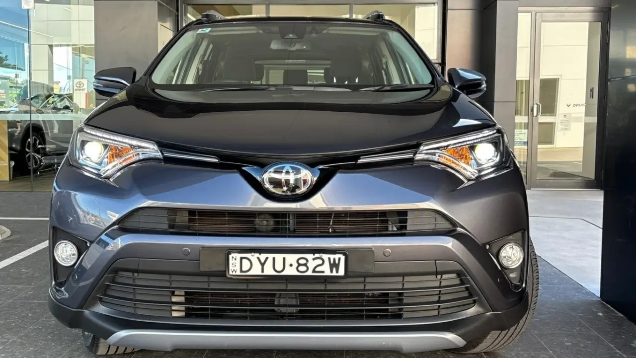 2018 Toyota RAV4 Gallery Image 2