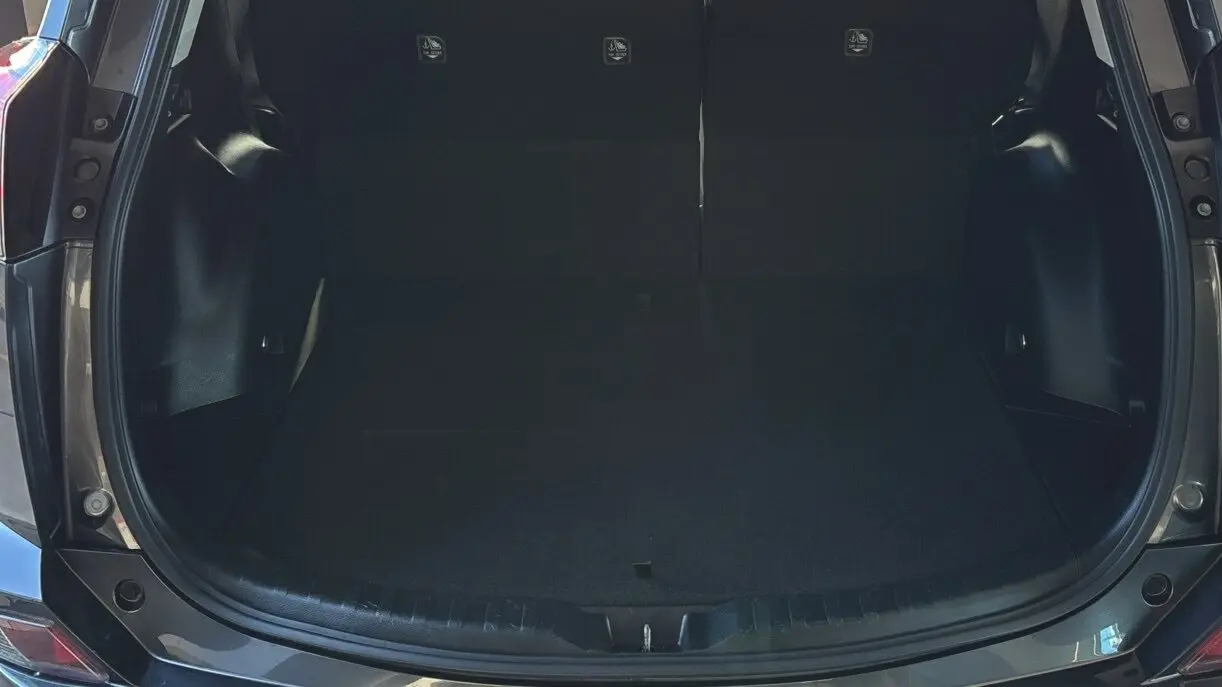 2018 Toyota RAV4 Gallery Image 6