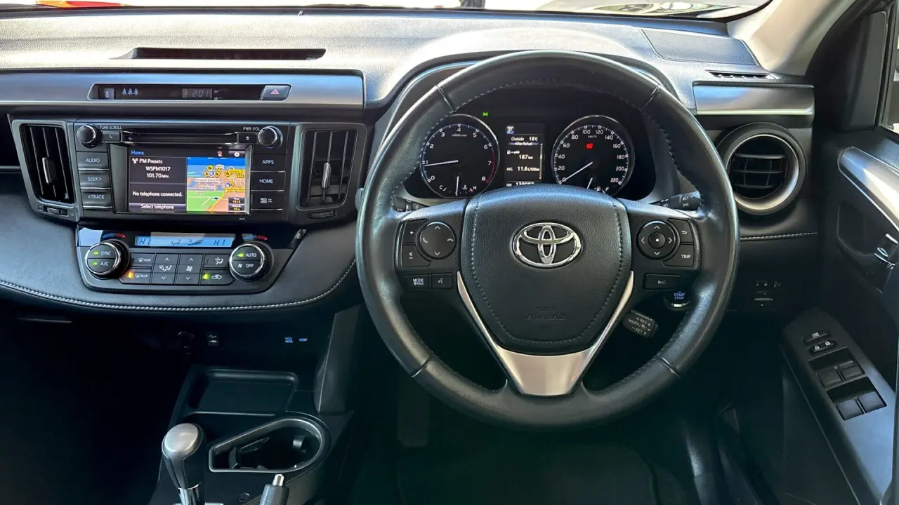 2018 Toyota RAV4 Gallery Image 8