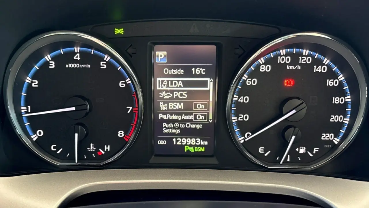 2018 Toyota RAV4 Gallery Image 9