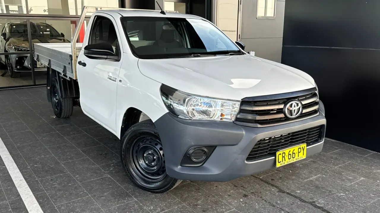 2018 Toyota Hilux Gallery Image 1