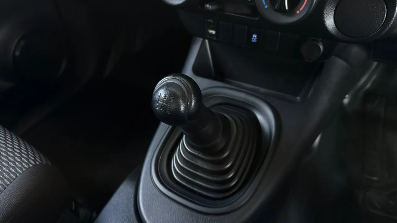 2018 Toyota Hilux Gallery Image 12