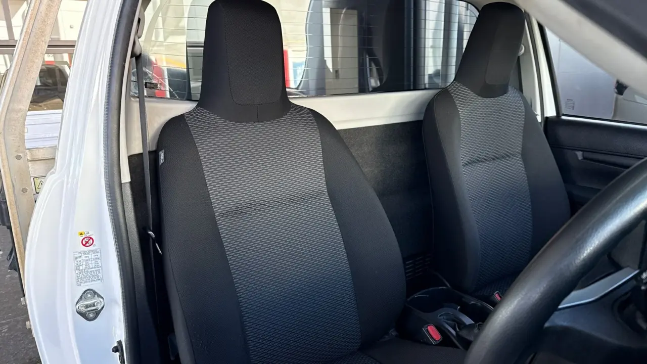 2018 Toyota Hilux Gallery Image 5