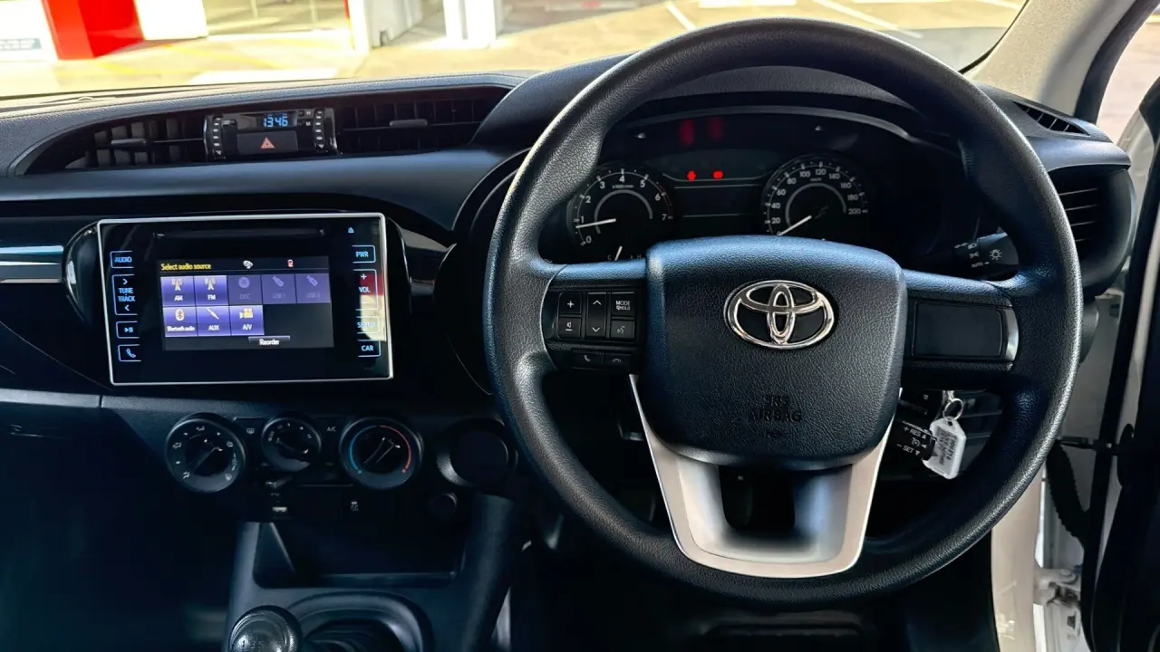 2018 Toyota Hilux Gallery Image 7