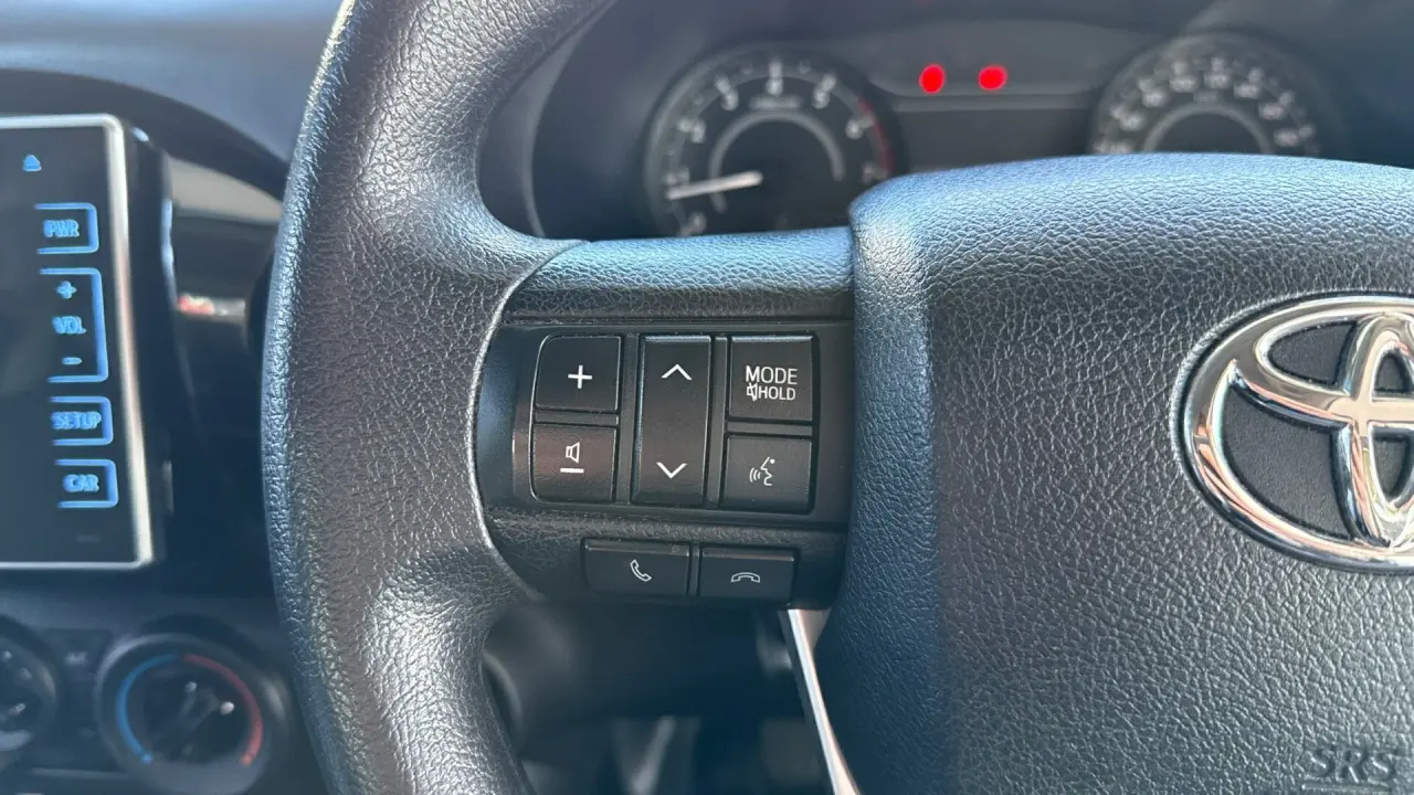 2018 Toyota Hilux Gallery Image 8
