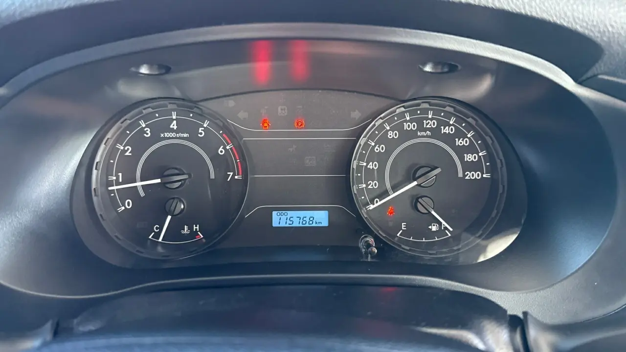 2018 Toyota Hilux Gallery Image 9