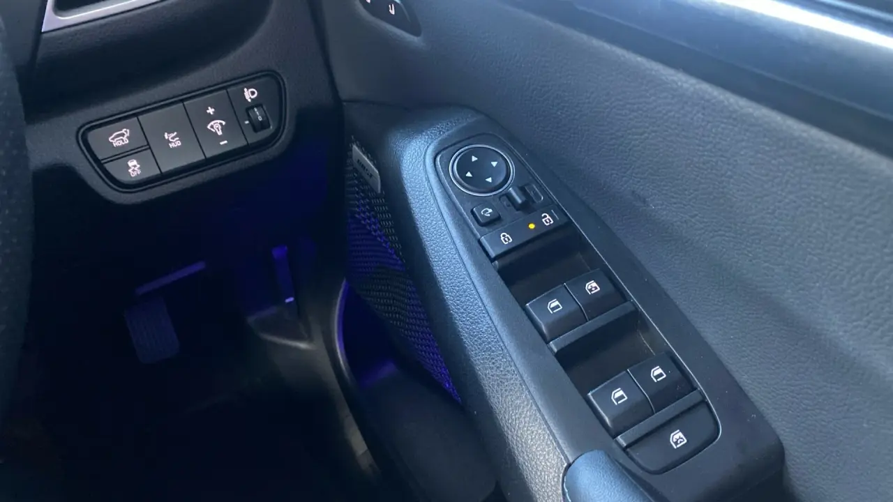2023 KIA SELTOS Gallery Image 18