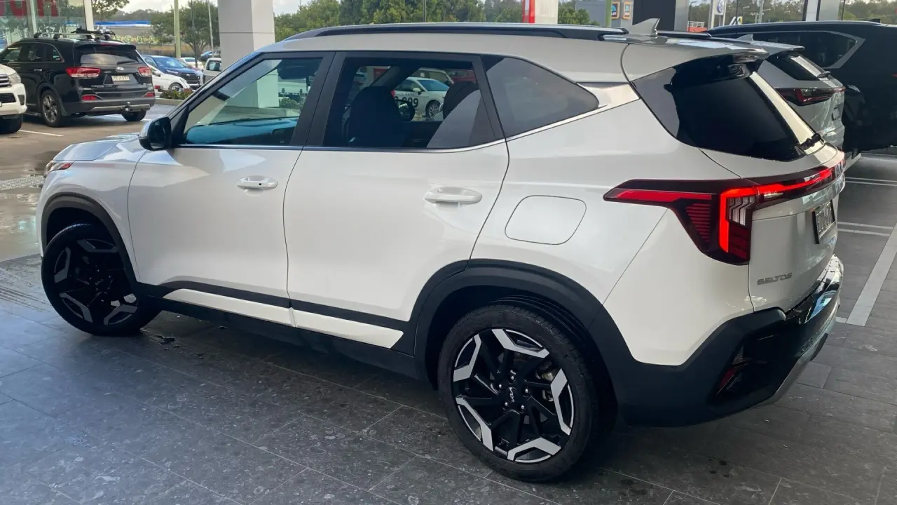 2023 KIA SELTOS Gallery Image 4