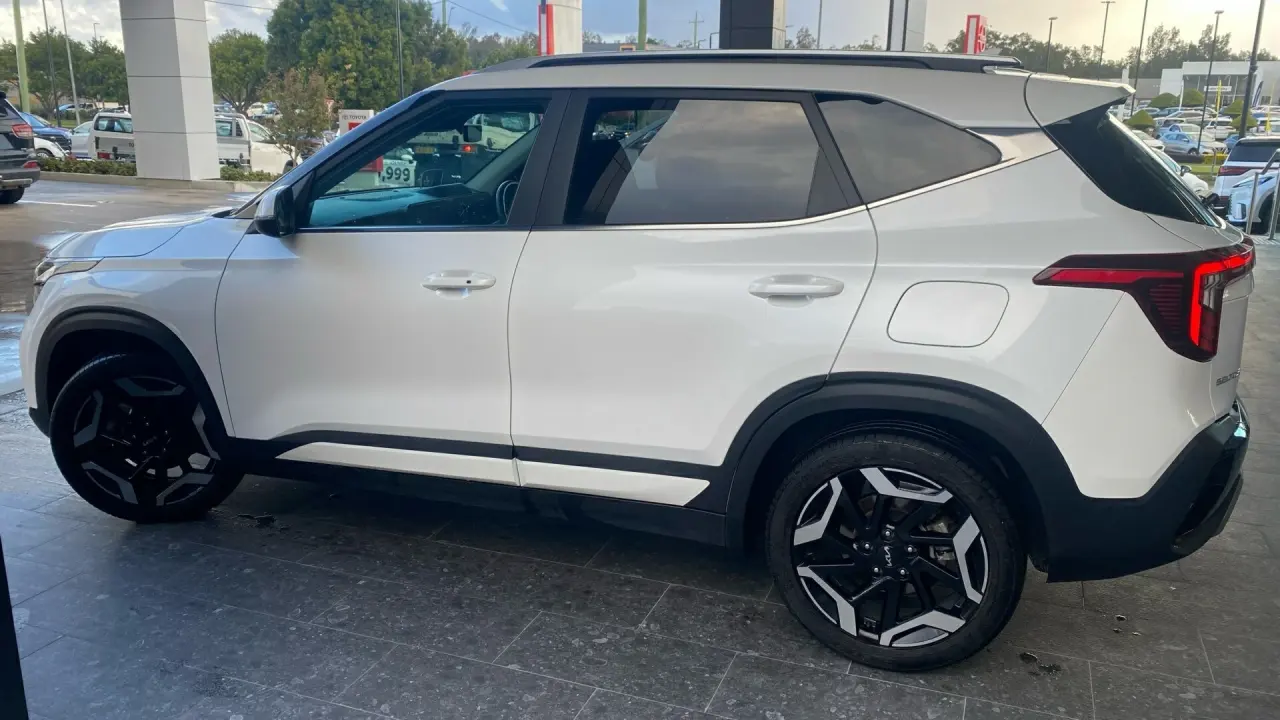 2023 KIA SELTOS Gallery Image 5