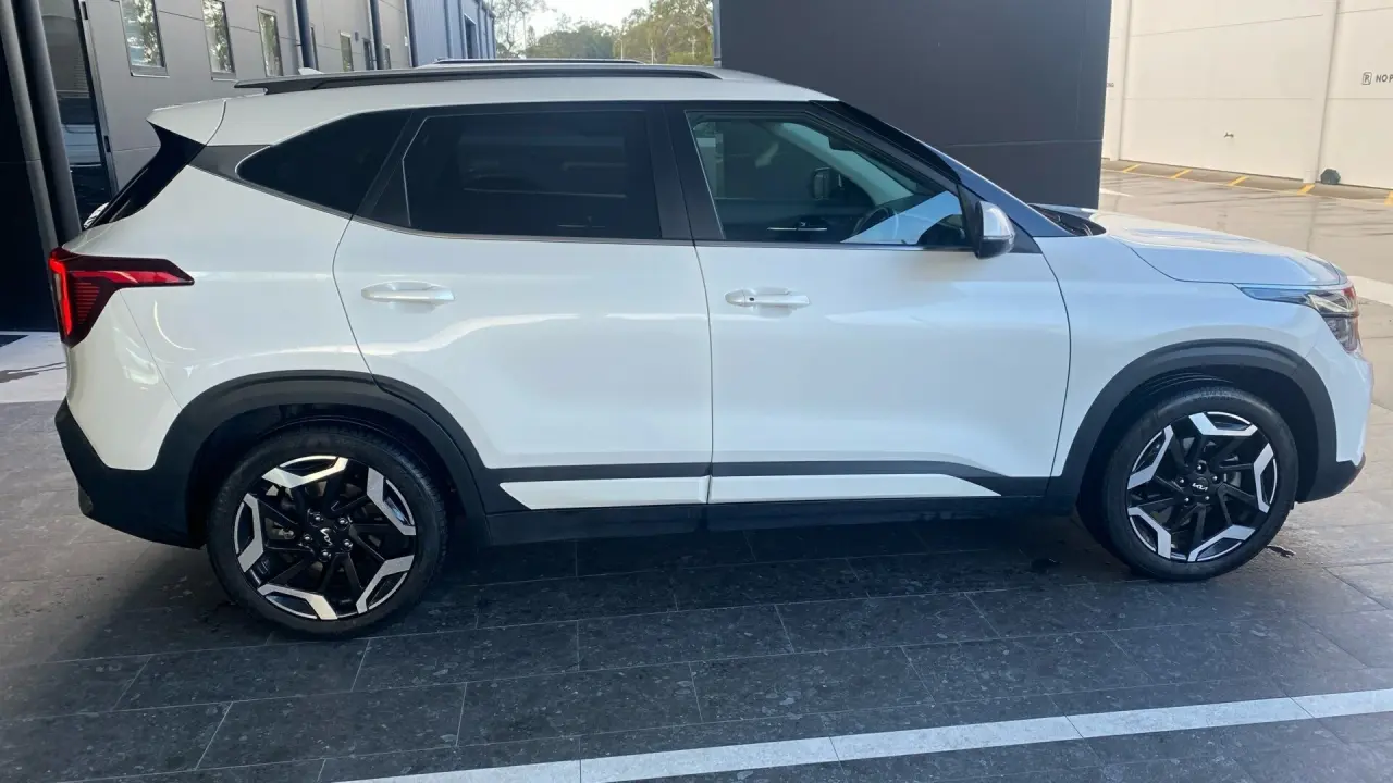 2023 KIA SELTOS Gallery Image 9