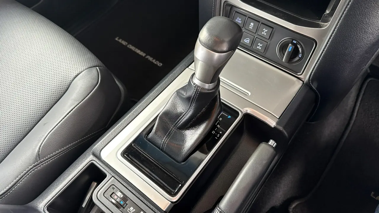 2018 Toyota Prado Gallery Image 15