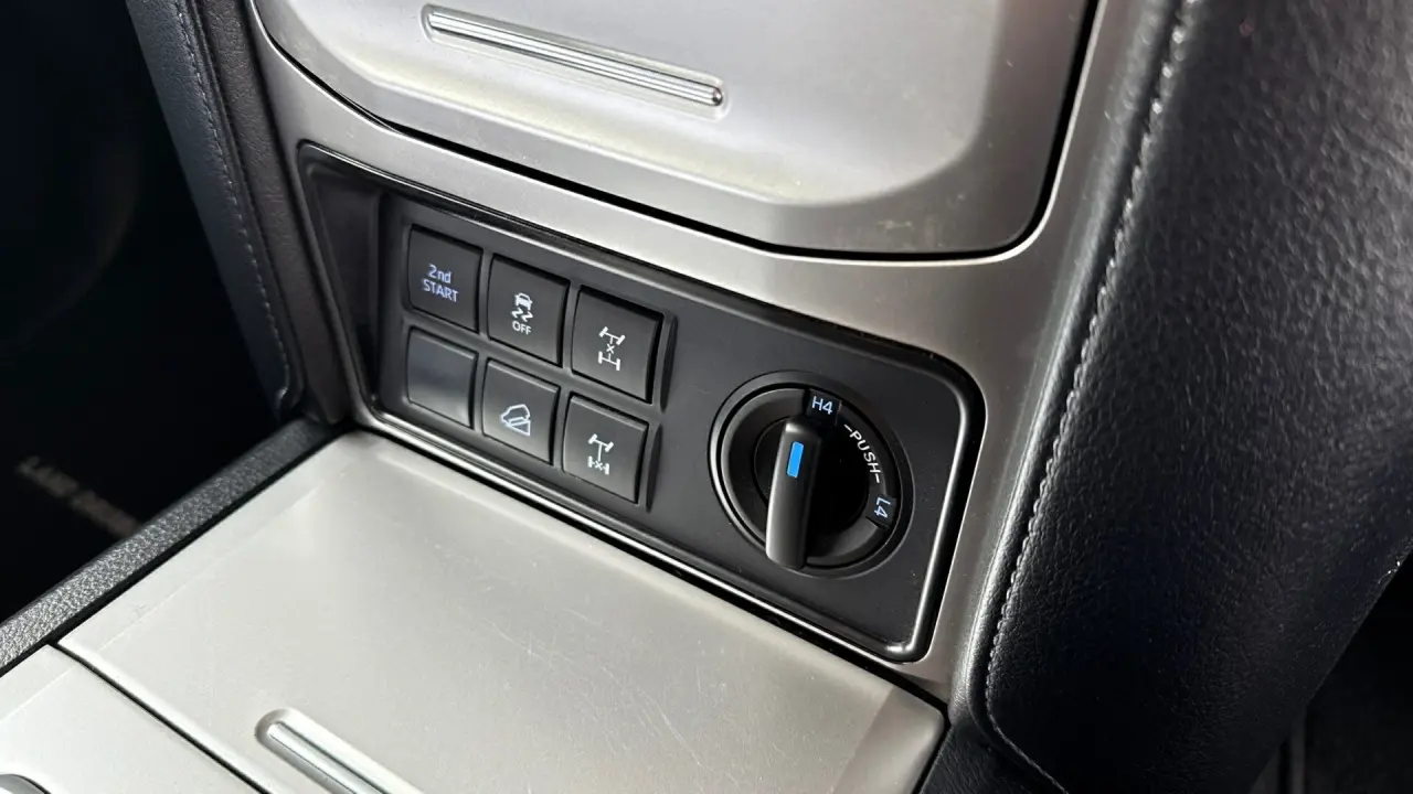 2018 Toyota Prado Gallery Image 16