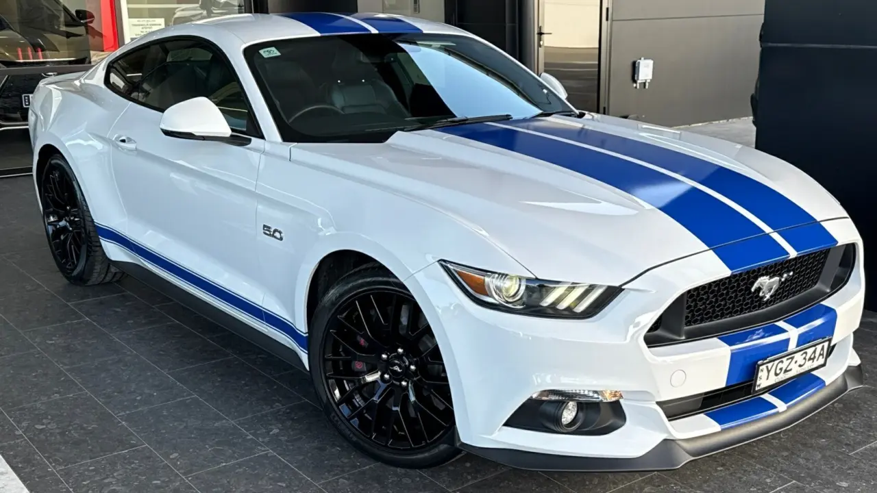 2017 FORD MUSTANG Gallery Image 1