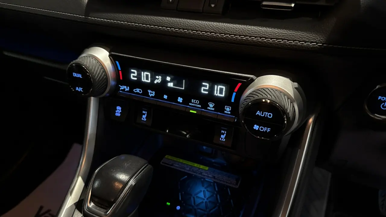 2020 Toyota Rav4 Hybrid Gallery Image 15