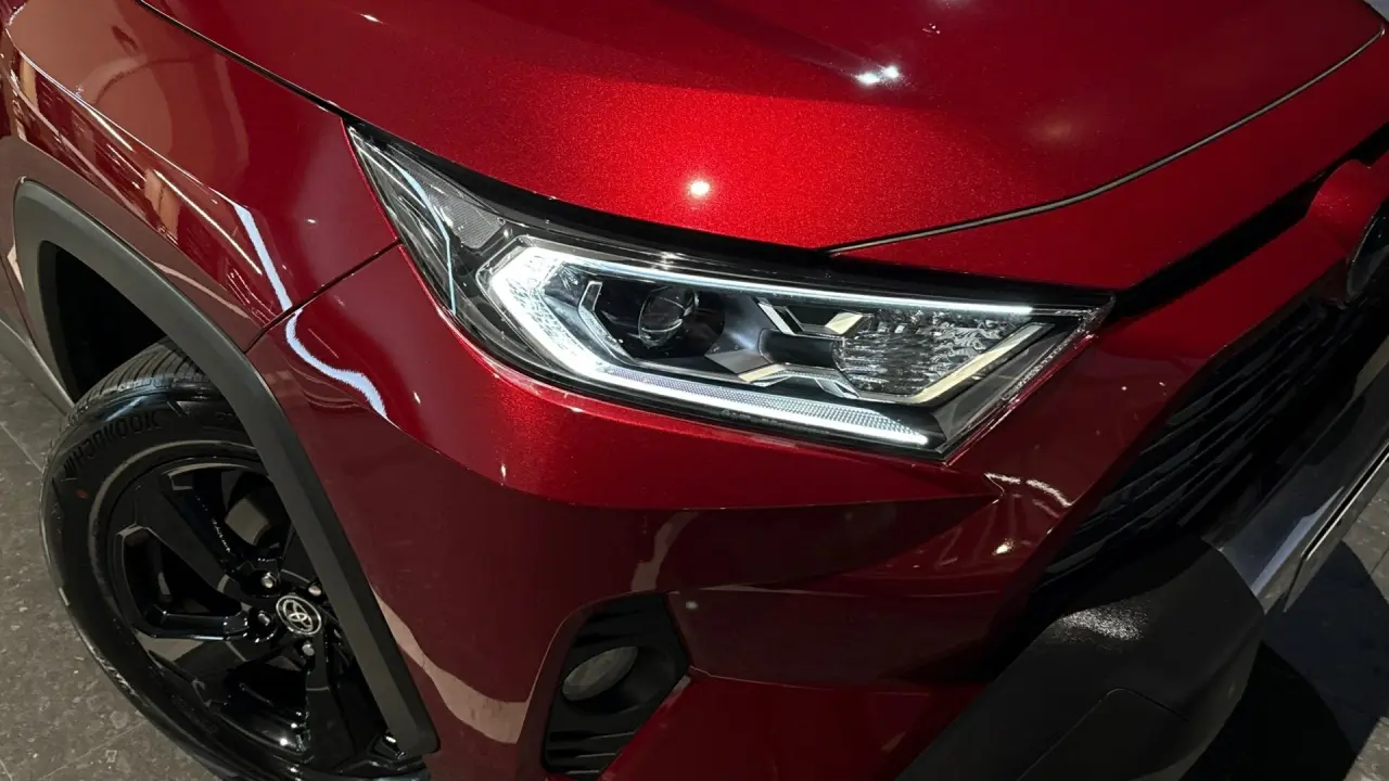 2020 Toyota Rav4 Hybrid Gallery Image 3