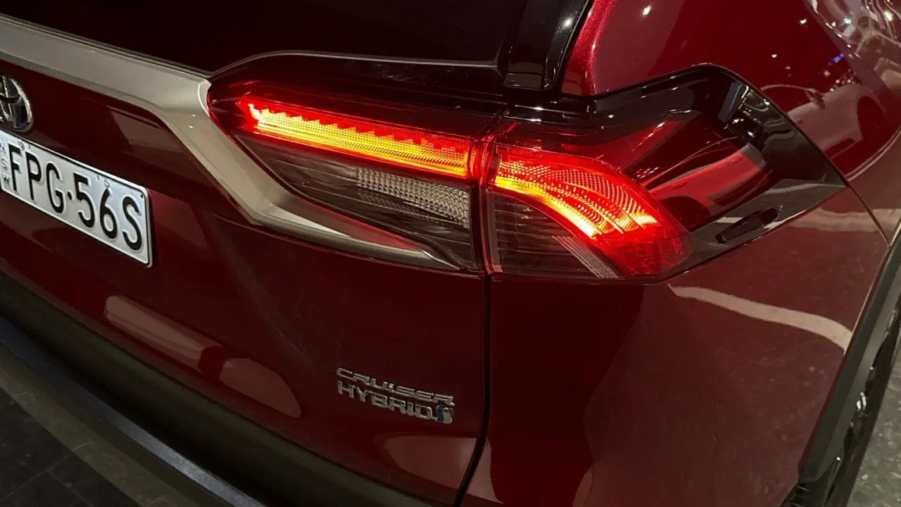 2020 Toyota Rav4 Hybrid Gallery Image 5