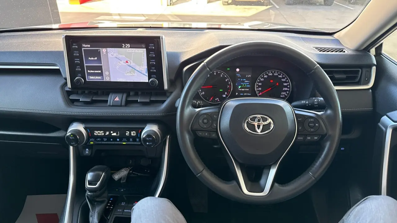 2020 Toyota RAV4 Gallery Image 11