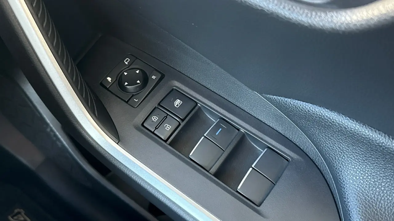 2020 Toyota RAV4 Gallery Image 18