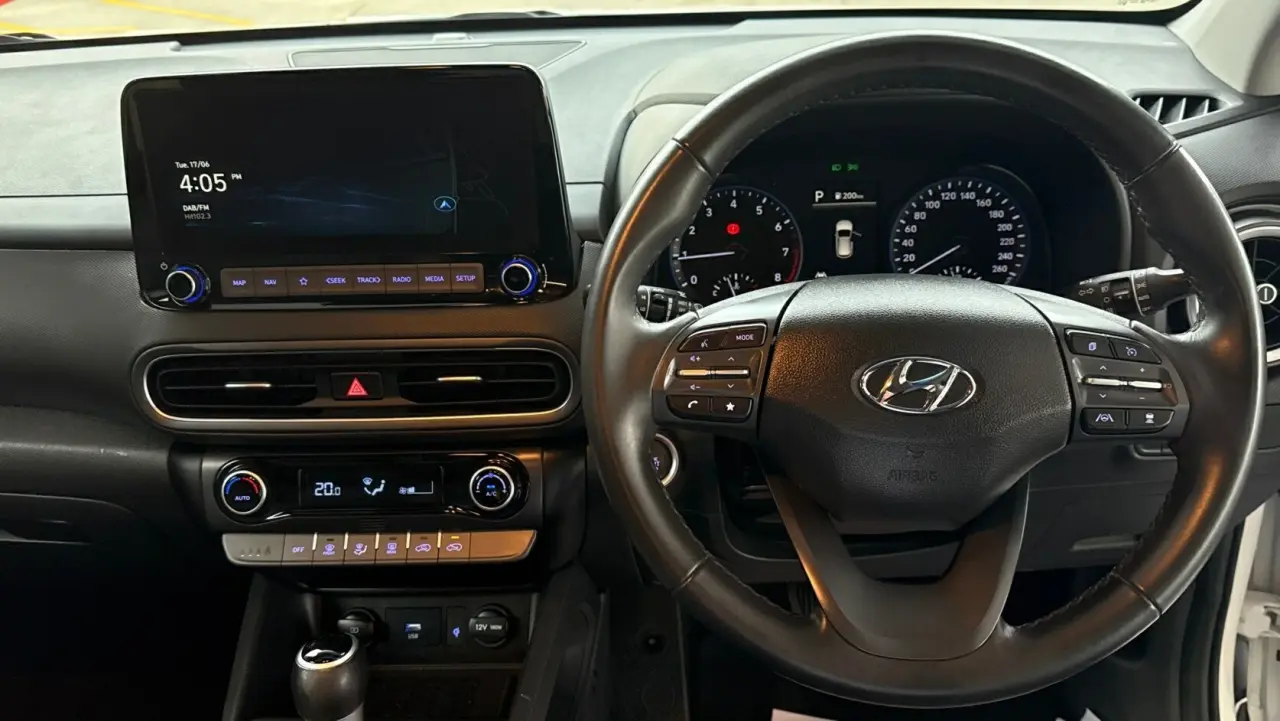 2022 HYUNDAI KONA Gallery Image 11