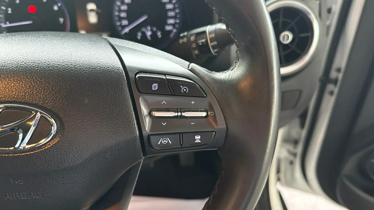 2022 HYUNDAI KONA Gallery Image 13