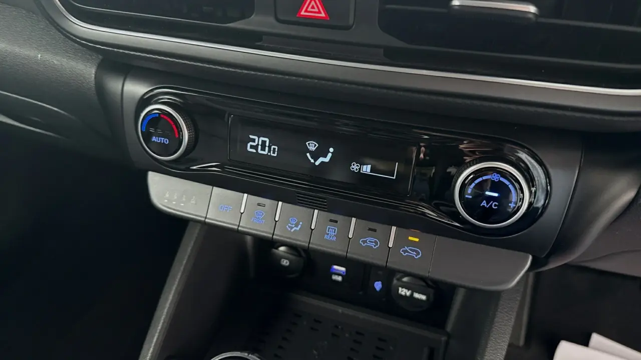 2022 HYUNDAI KONA Gallery Image 16