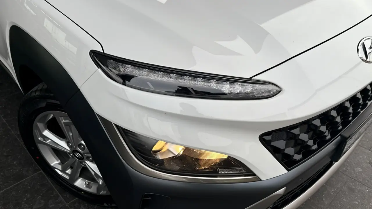 2022 HYUNDAI KONA Gallery Image 3