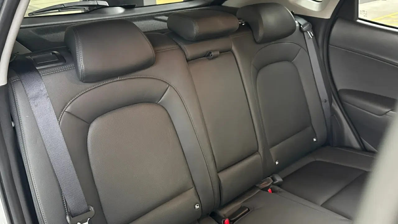 2022 HYUNDAI KONA Gallery Image 8