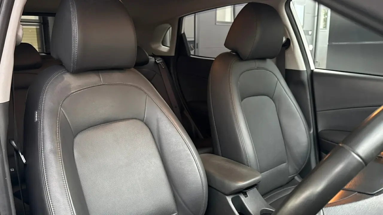2022 HYUNDAI KONA Gallery Image 9