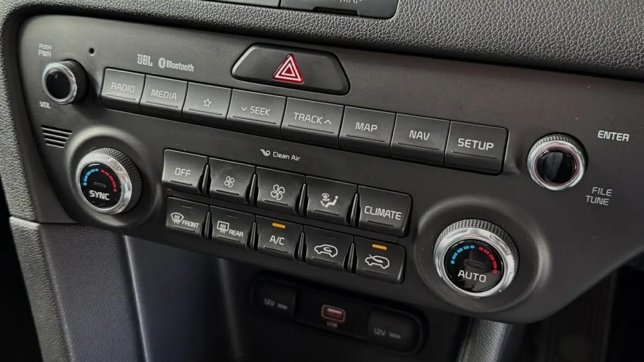 2020 KIA SPORTAGE Gallery Image 16