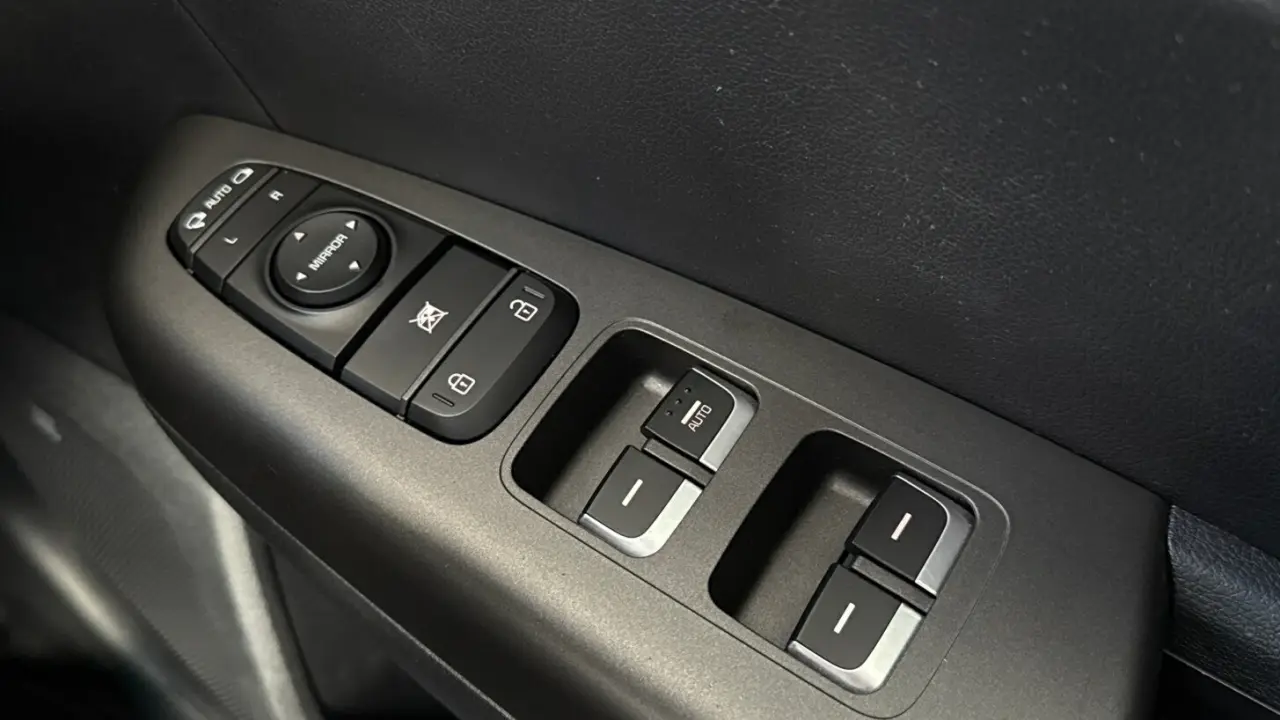 2020 KIA SPORTAGE Gallery Image 18