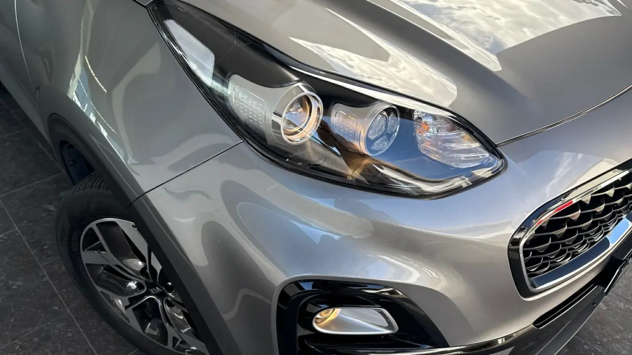 2020 KIA SPORTAGE Gallery Image 3