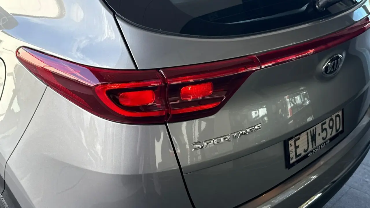 2020 KIA SPORTAGE Gallery Image 5