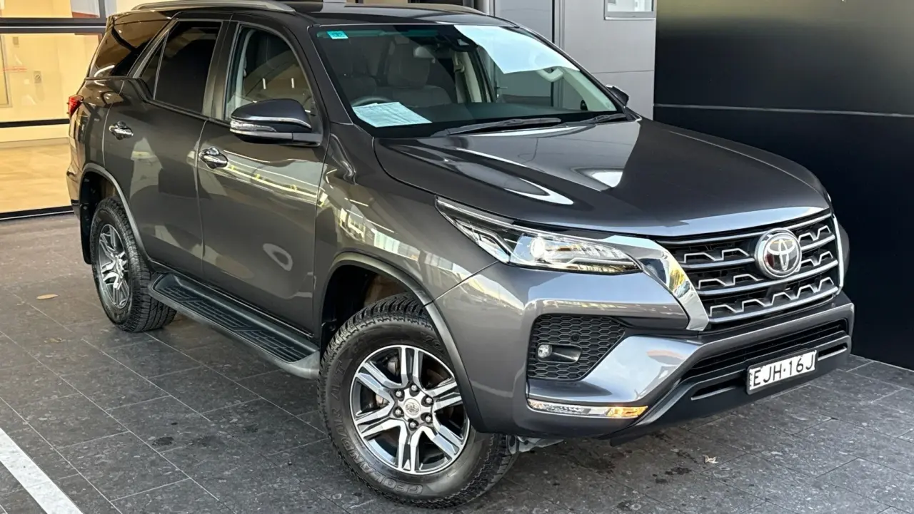 2020 Toyota Fortuner Gallery Image 1