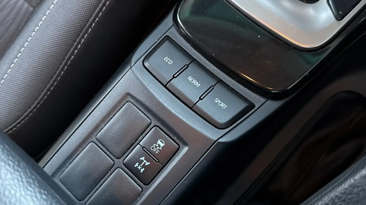 2020 Toyota Fortuner Gallery Image 16