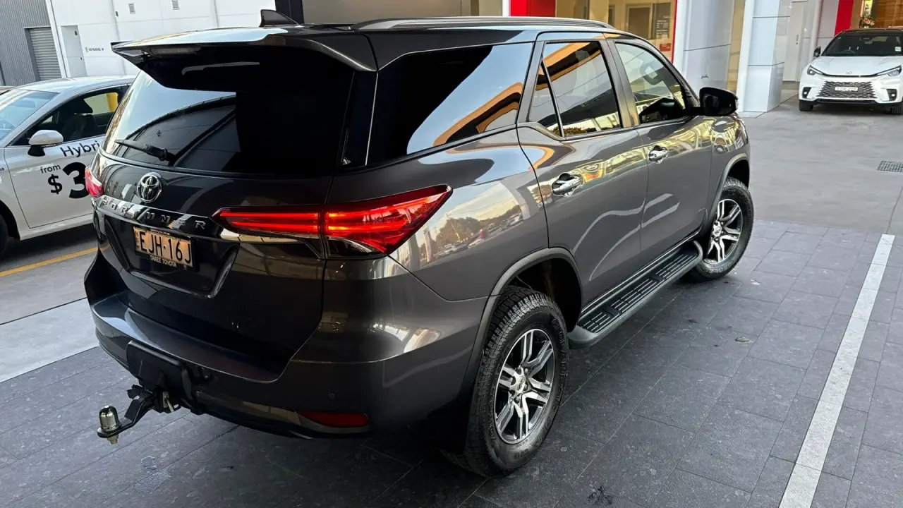 2020 Toyota Fortuner Gallery Image 4