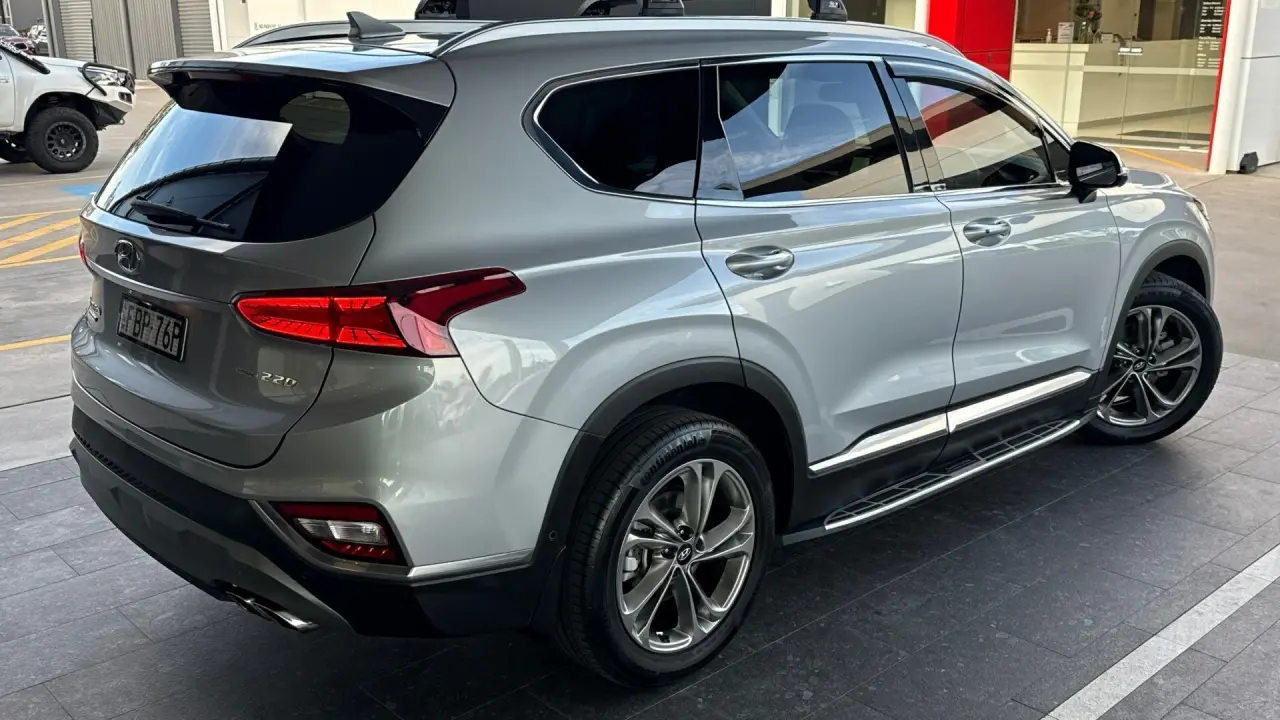 2018 HYUNDAI SANTA FE Gallery Image 4