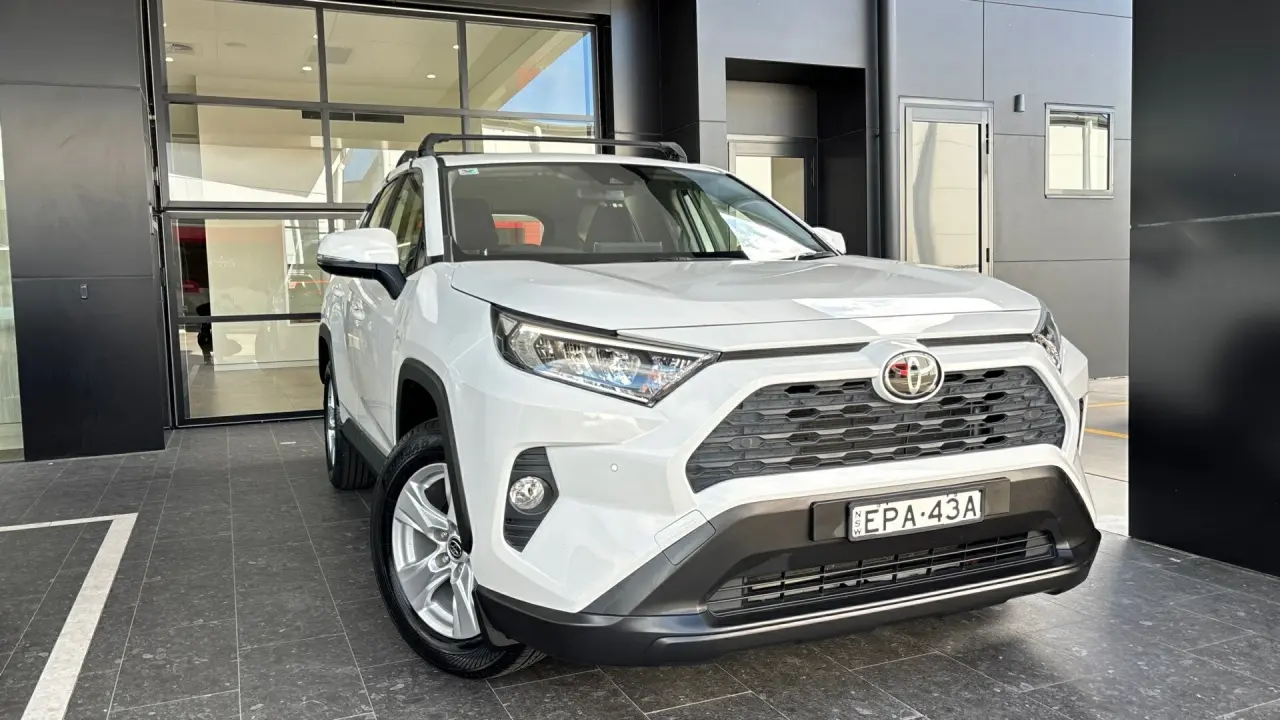 2021 Toyota RAV4 Gallery Image 1