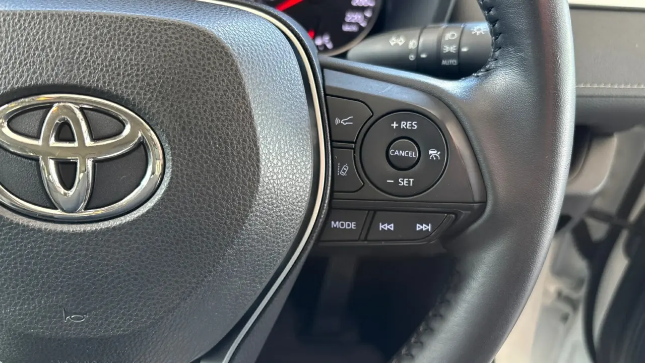 2021 Toyota RAV4 Gallery Image 11