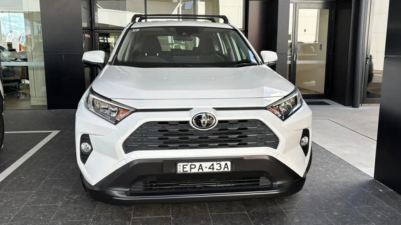 2021 Toyota RAV4 Gallery Image 2