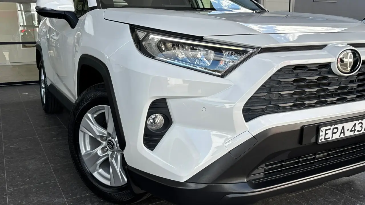 2021 Toyota RAV4 Gallery Image 3