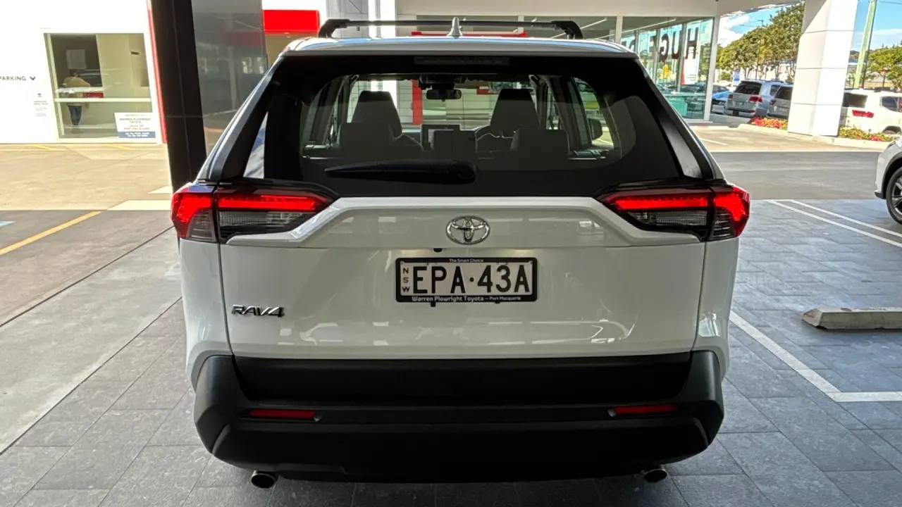 2021 Toyota RAV4 Gallery Image 4