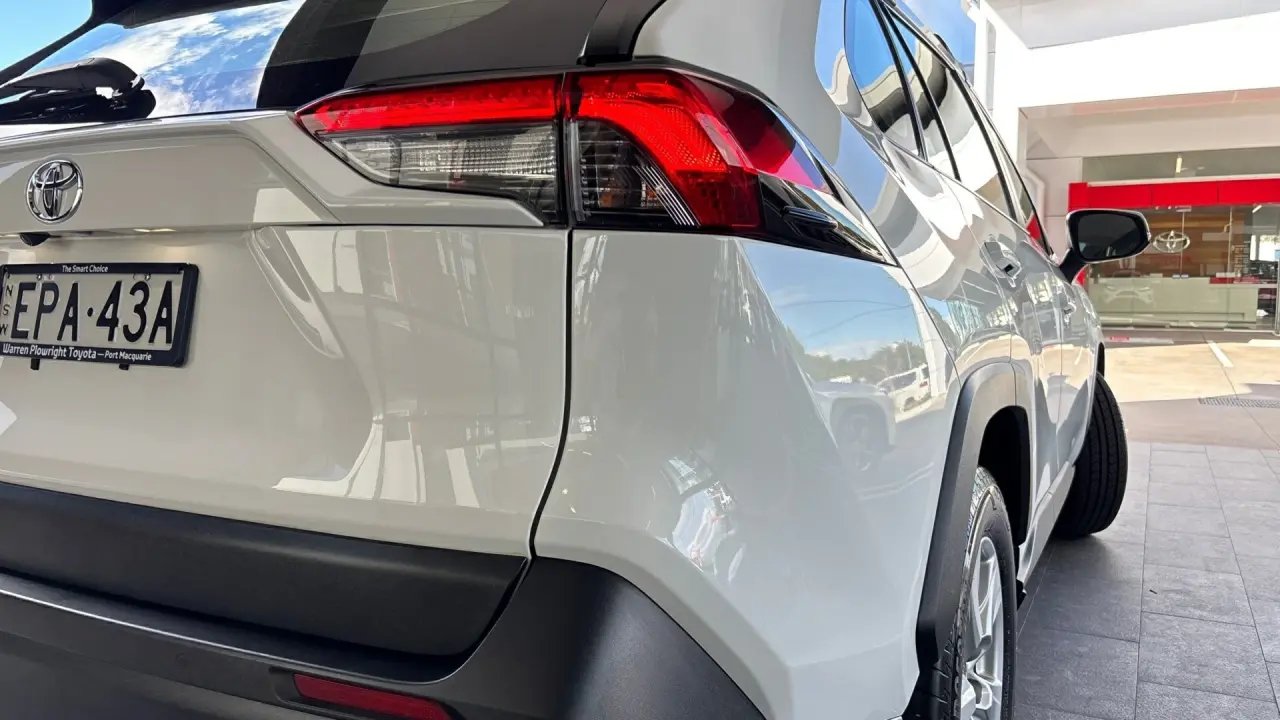 2021 Toyota RAV4 Gallery Image 5