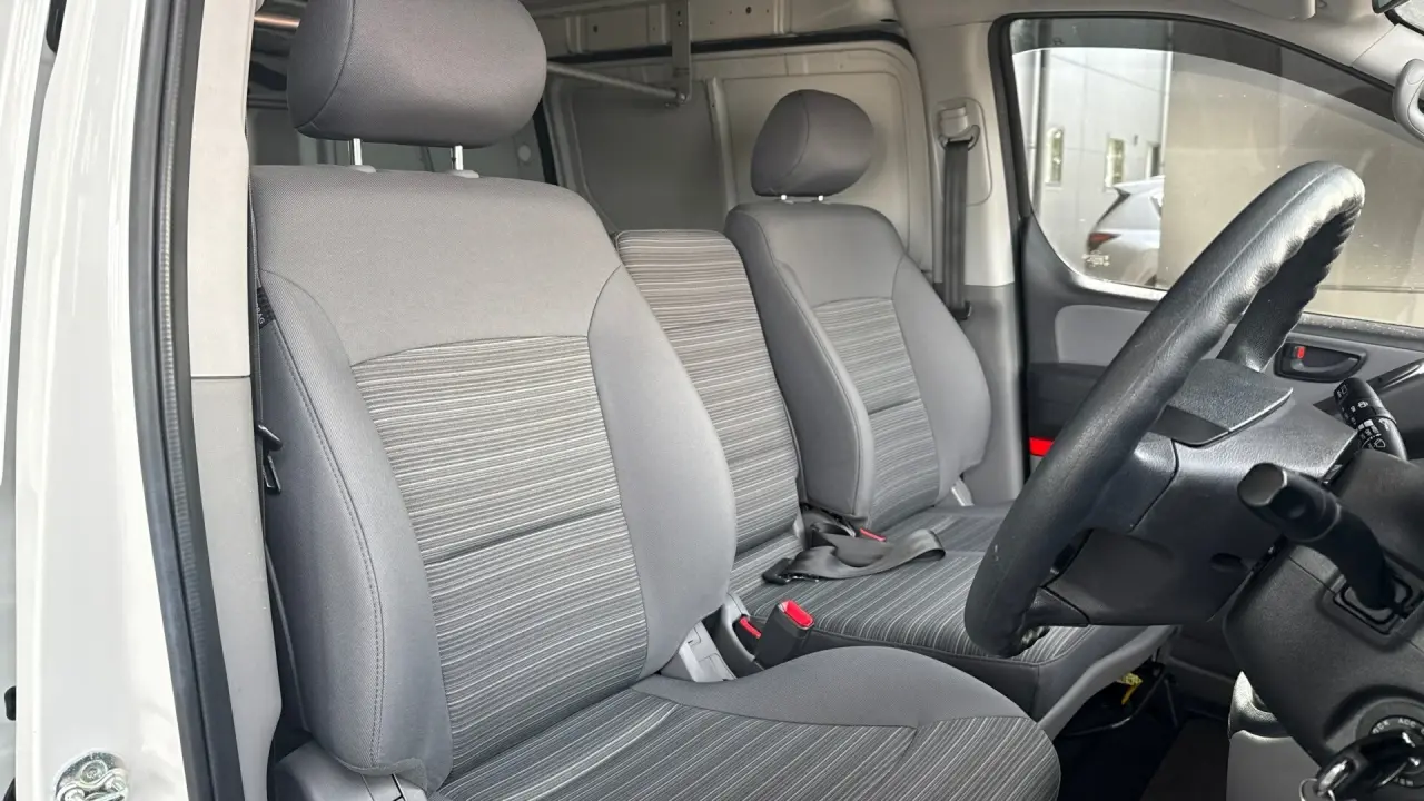 2020 HYUNDAI iLOAD Gallery Image 11