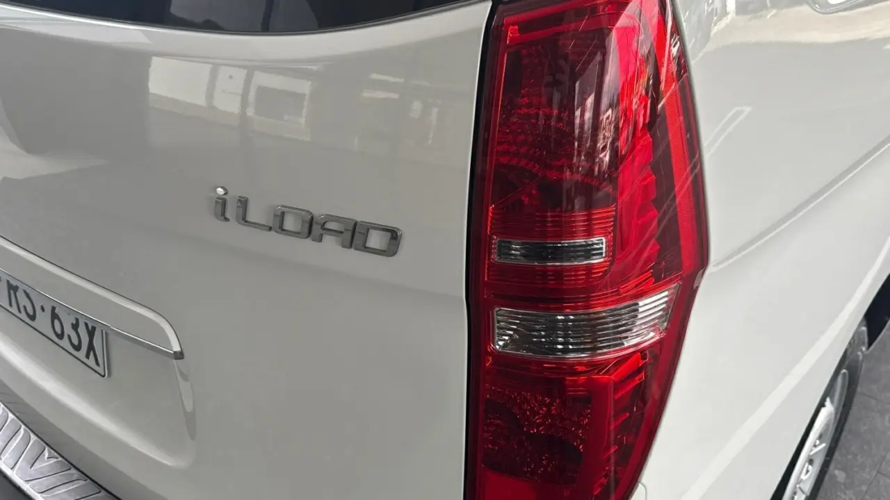 2020 HYUNDAI iLOAD Gallery Image 6