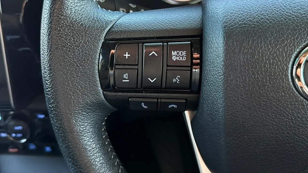 2022 Toyota Hilux Gallery Image 12