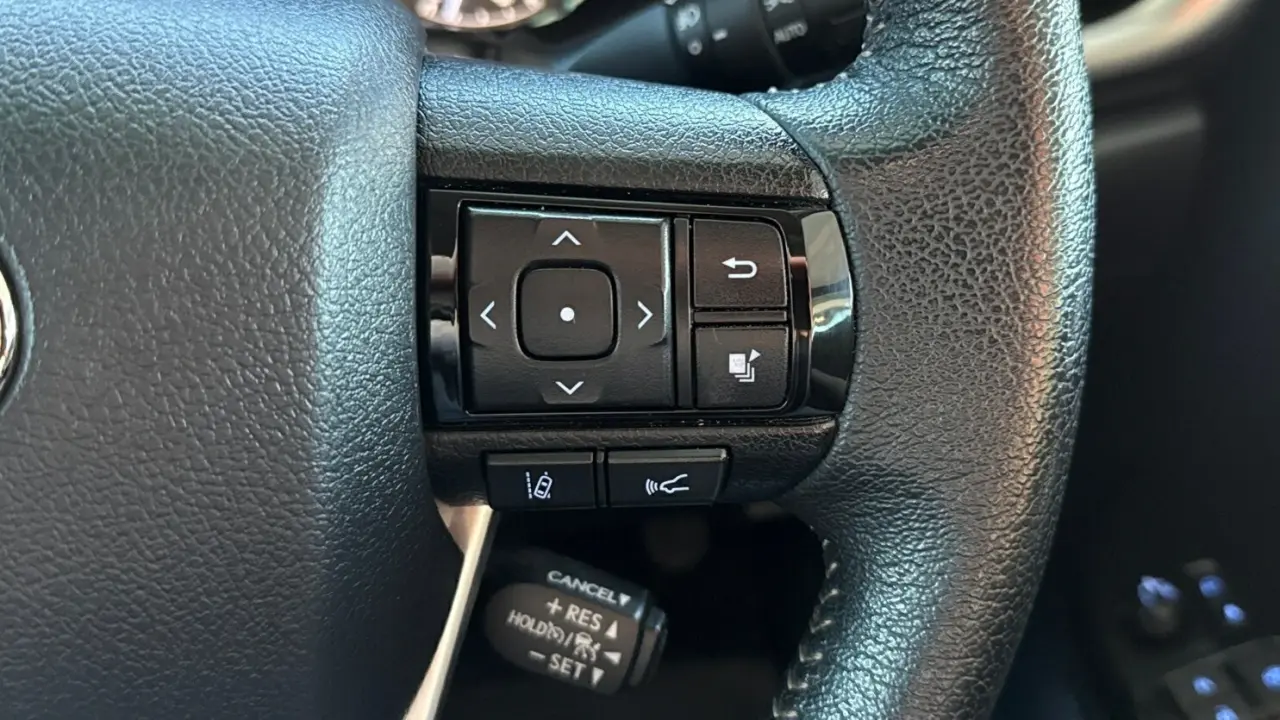 2022 Toyota Hilux Gallery Image 13